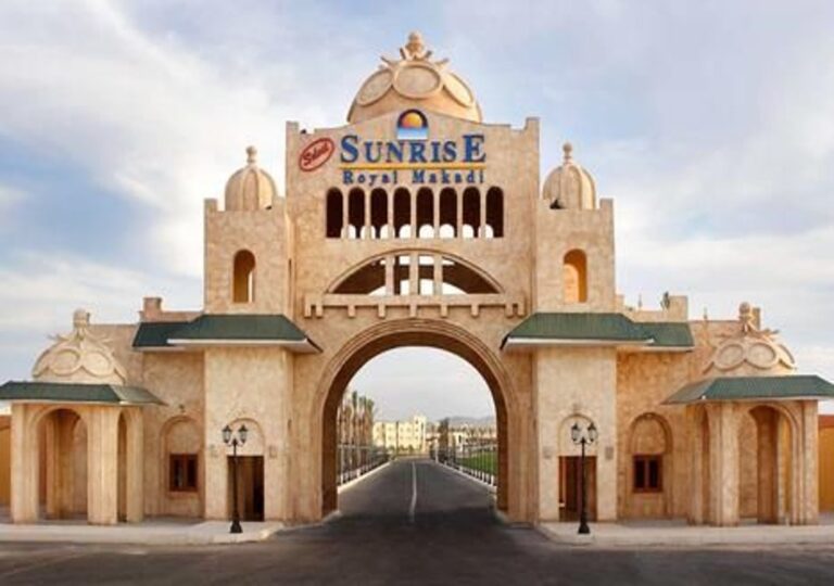 Spa program from SUNRISE Royal Makadi Resort offering full body massage, hammam scrub, and free hotel transfer in Hurghada Egypt.